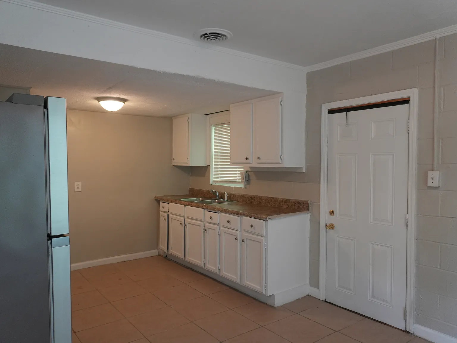 2 bed, 1000 sqft, $925 — Photo 4