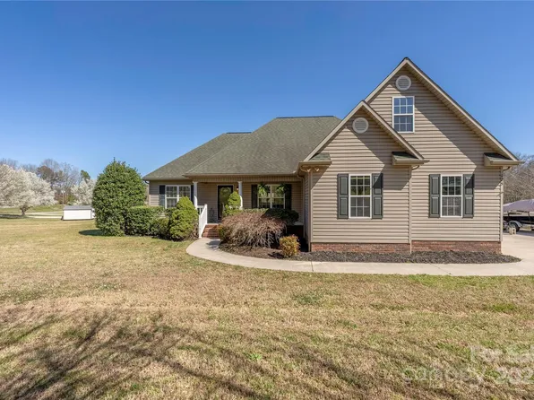 125 Round Tuit Ln, Mount Ulla, NC 28125