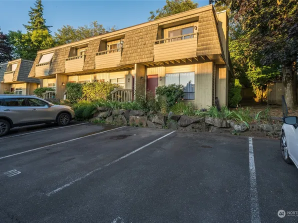 4222 156th Street SW #8D, Lynnwood, WA 98087