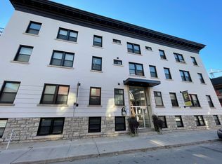 234 Charlotte St #422, Ottawa, ON K1N 8L2