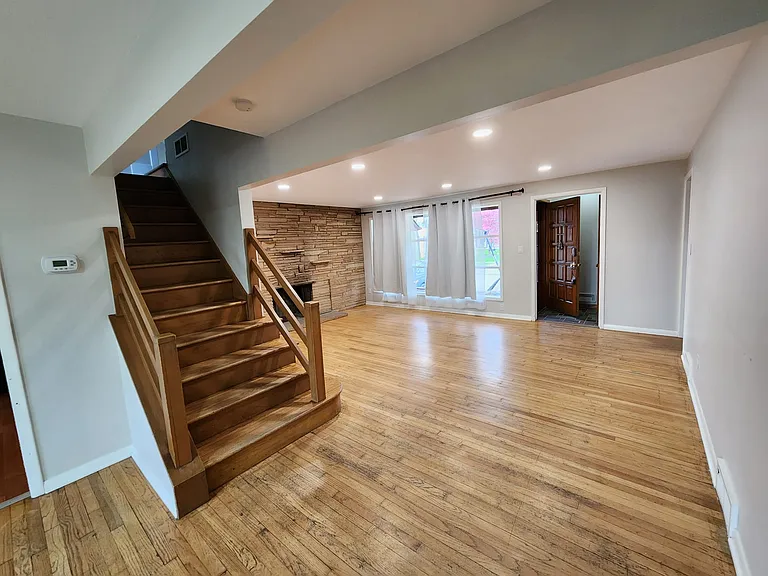 2536 Claver Rd — Photo 3