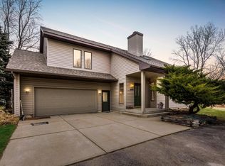 15055 Grove Rd, Lansing, MI 48906