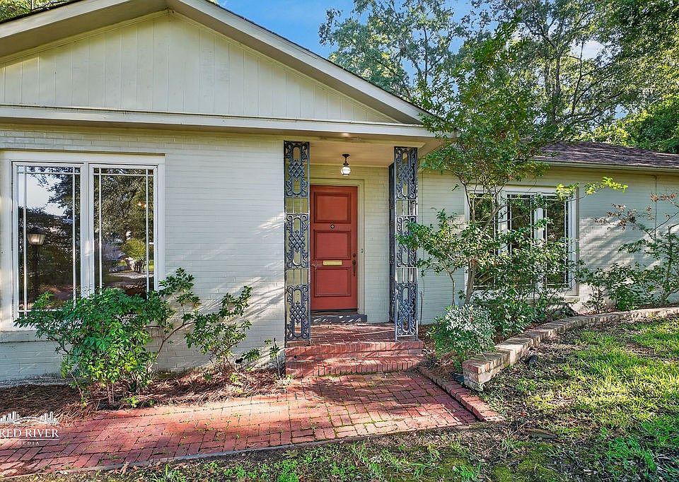 1st image of 708 Azalea Dr