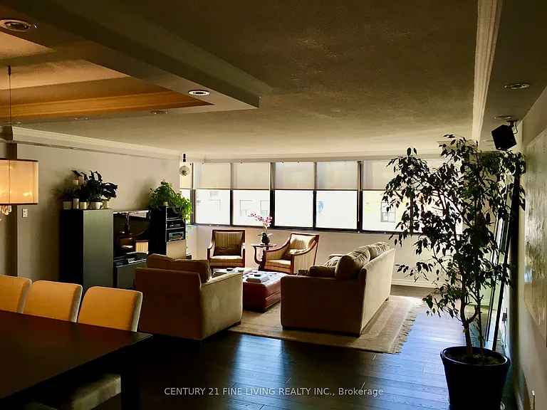256 Jarvis St #15D — Photo 3