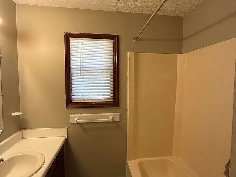 2146 Charles St #6 — Photo 14
