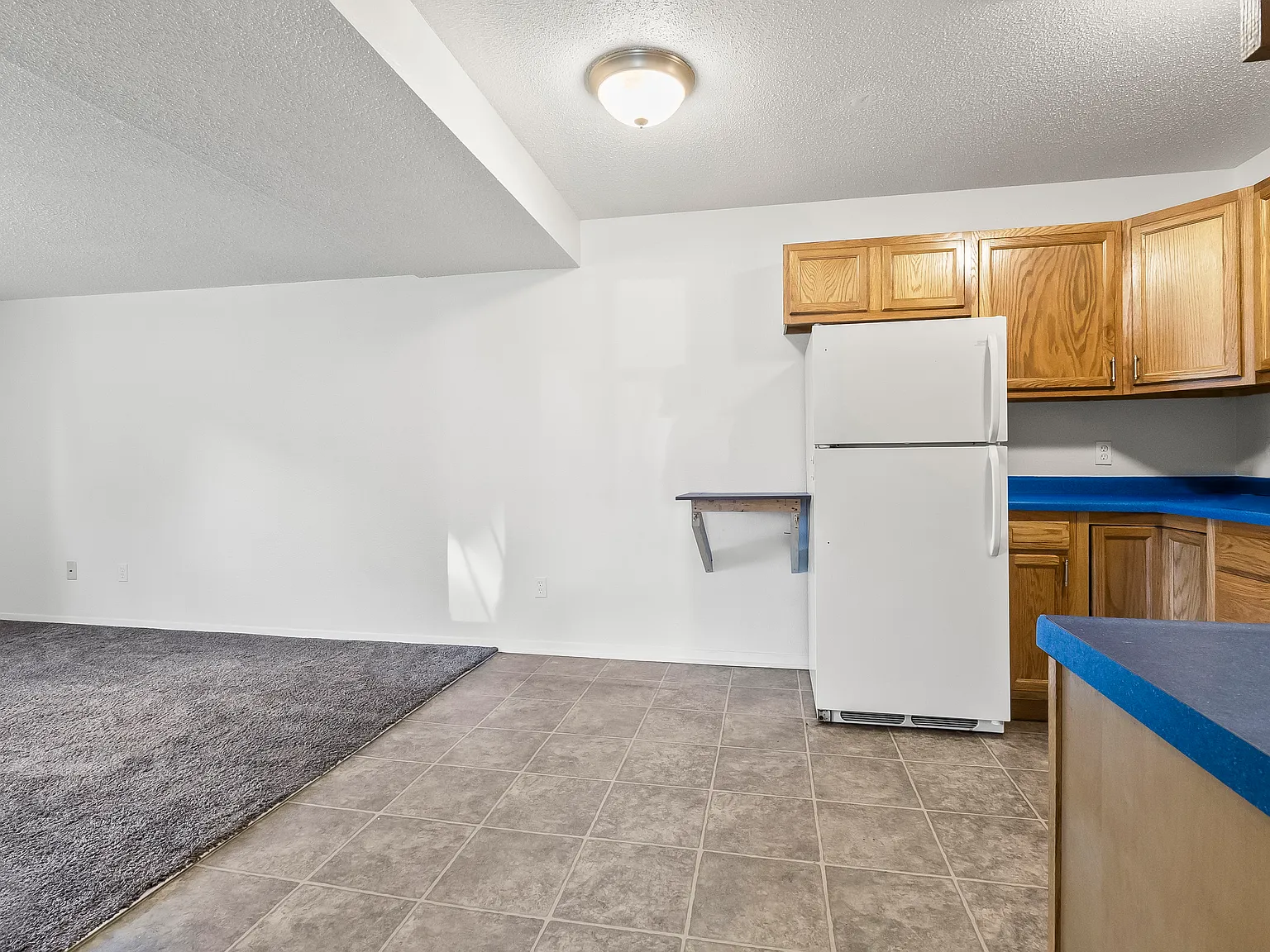 2 bed, 700 sqft, $895 — Photo 4