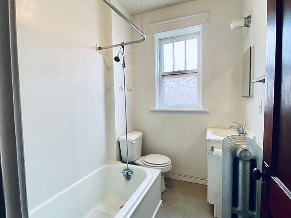 3rd image of 3420 Klocke St #2F