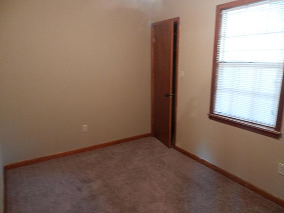4th image of 104 Beall St APT 4