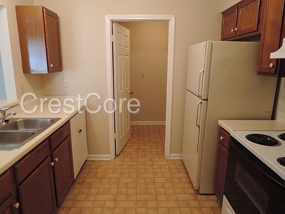 3rd image of 4400 Forest Valley Dr