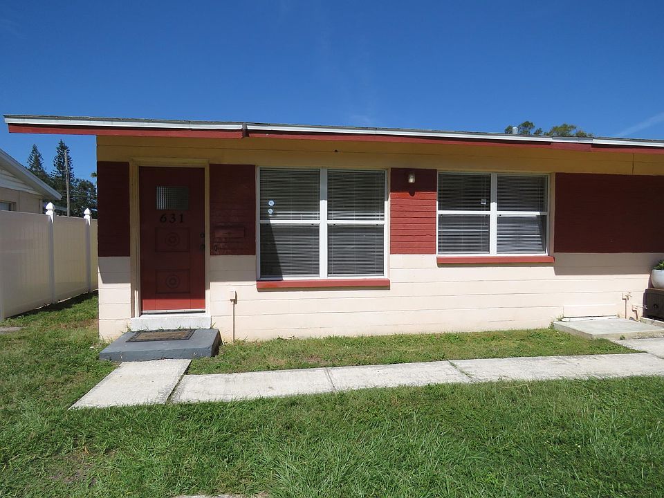 631 73rd Ave N. Neat and Clean!