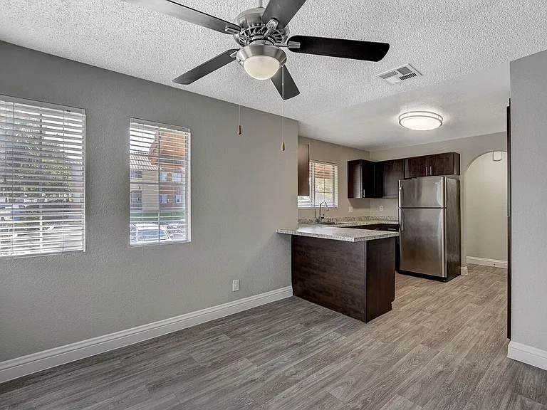 Mariposa Flats Apartments — Photo 7
