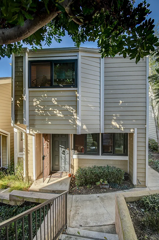 Building Photo - 11 Seamist Ct #11