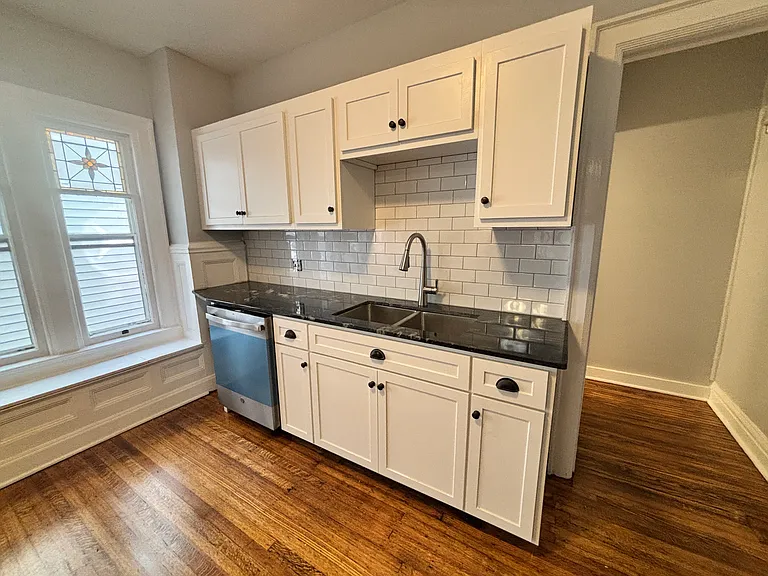 421 Potomac Ave #1 — Photo 1