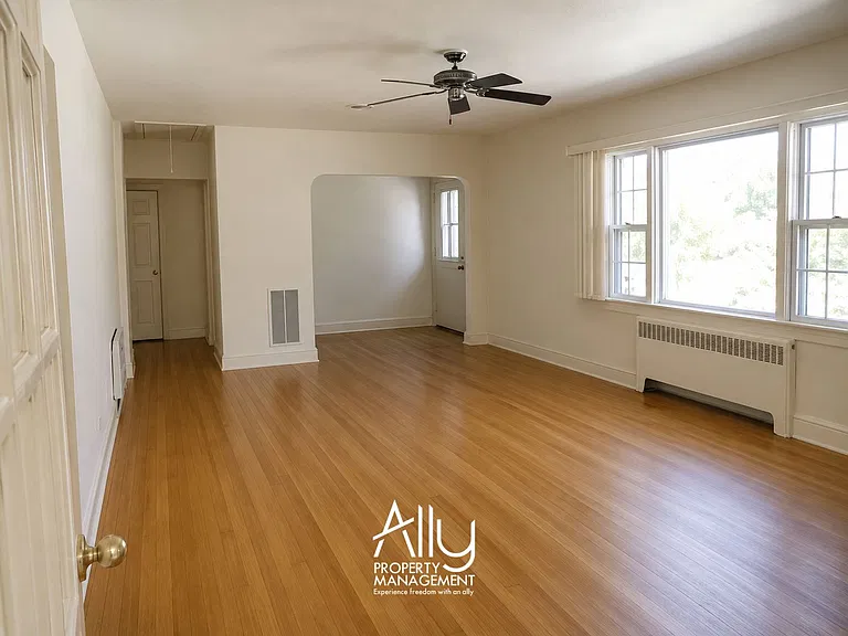 1605 Cambridge Cir — Photo 11