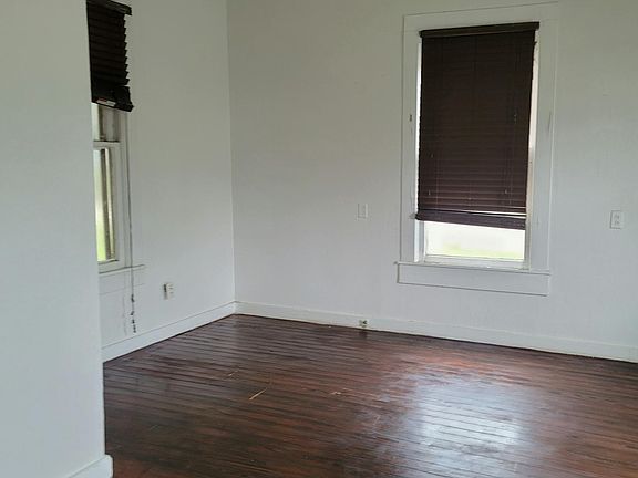 4th image of 522 W Lee Ave #1
