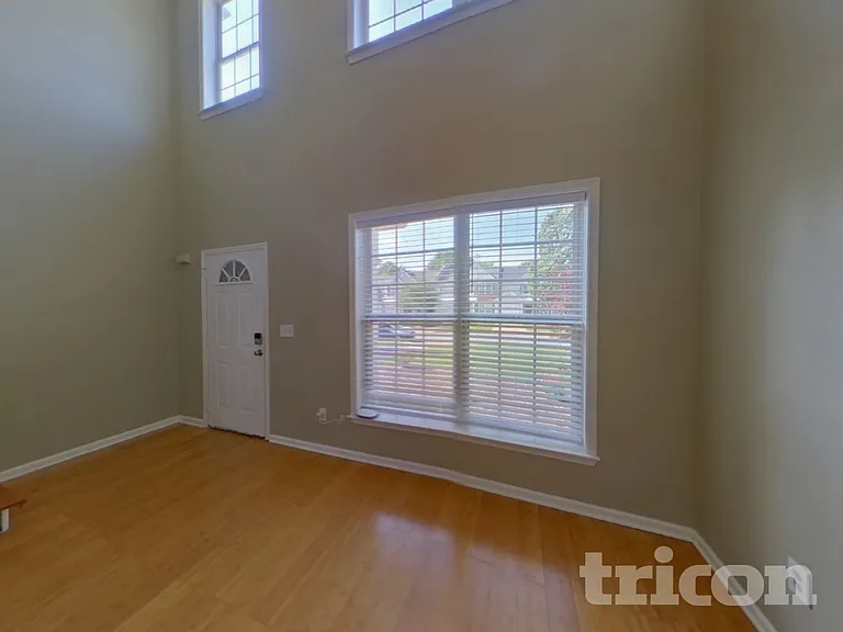 5467 Medlock Corners Dr — Photo 2