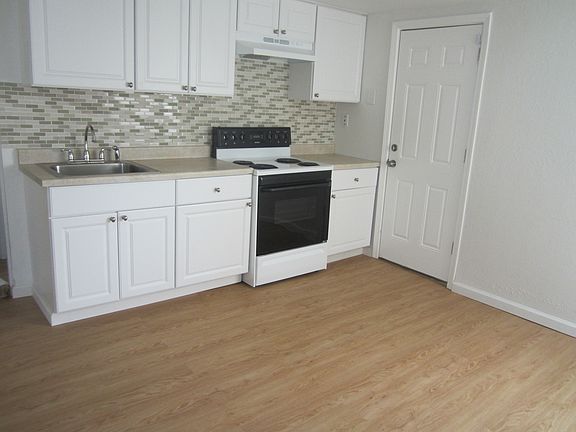 3rd image of 142 Becker Dr