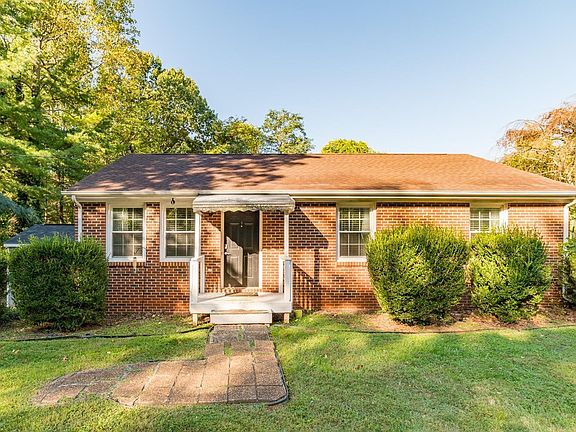 2nd image of 104 Boonsboro Dr