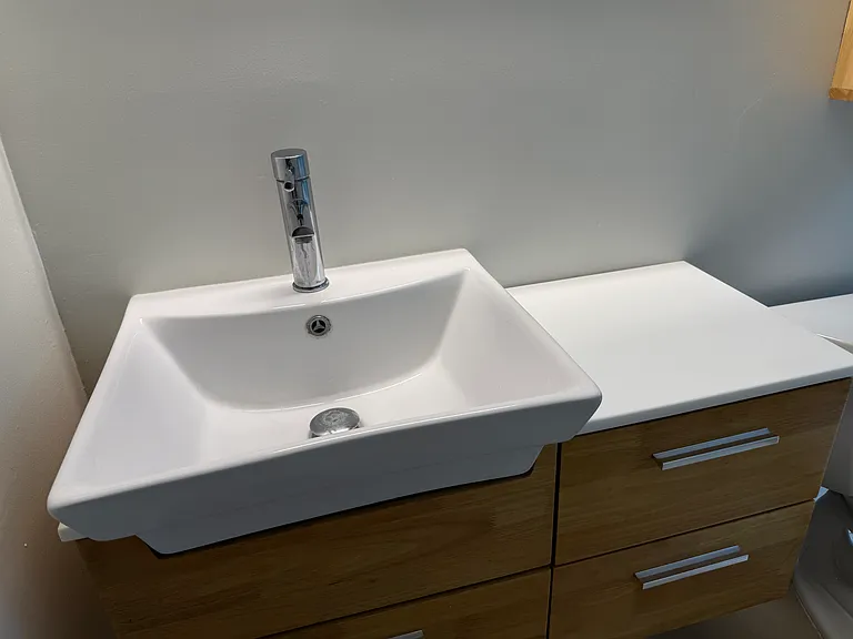 546 N Flores Street — Photo 31
