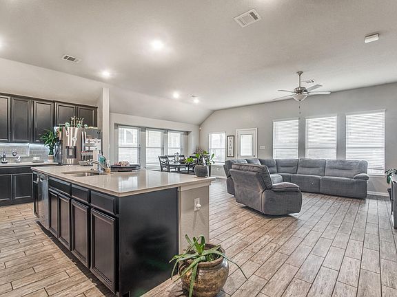 4th image of 3095 Blenheim Park