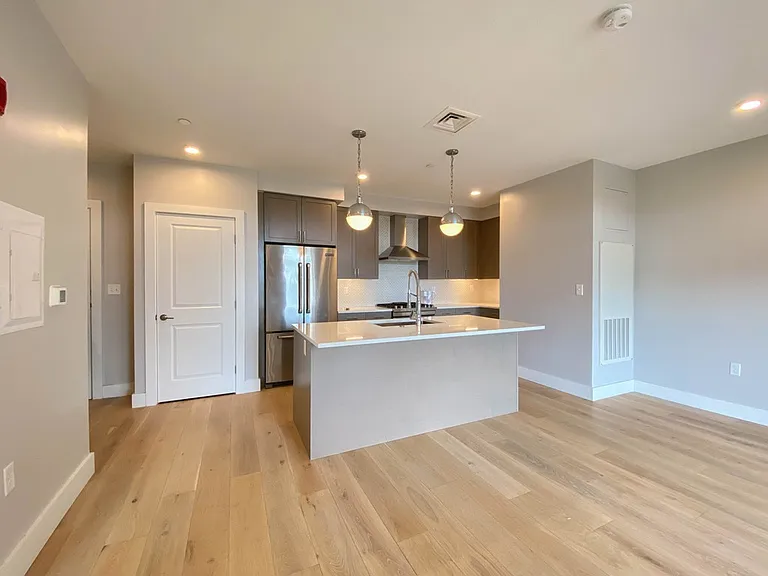 1650 Commonwealth Ave #404 — Photo 5