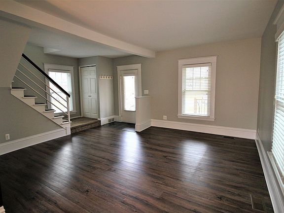 5th image of 150 Dale St NE