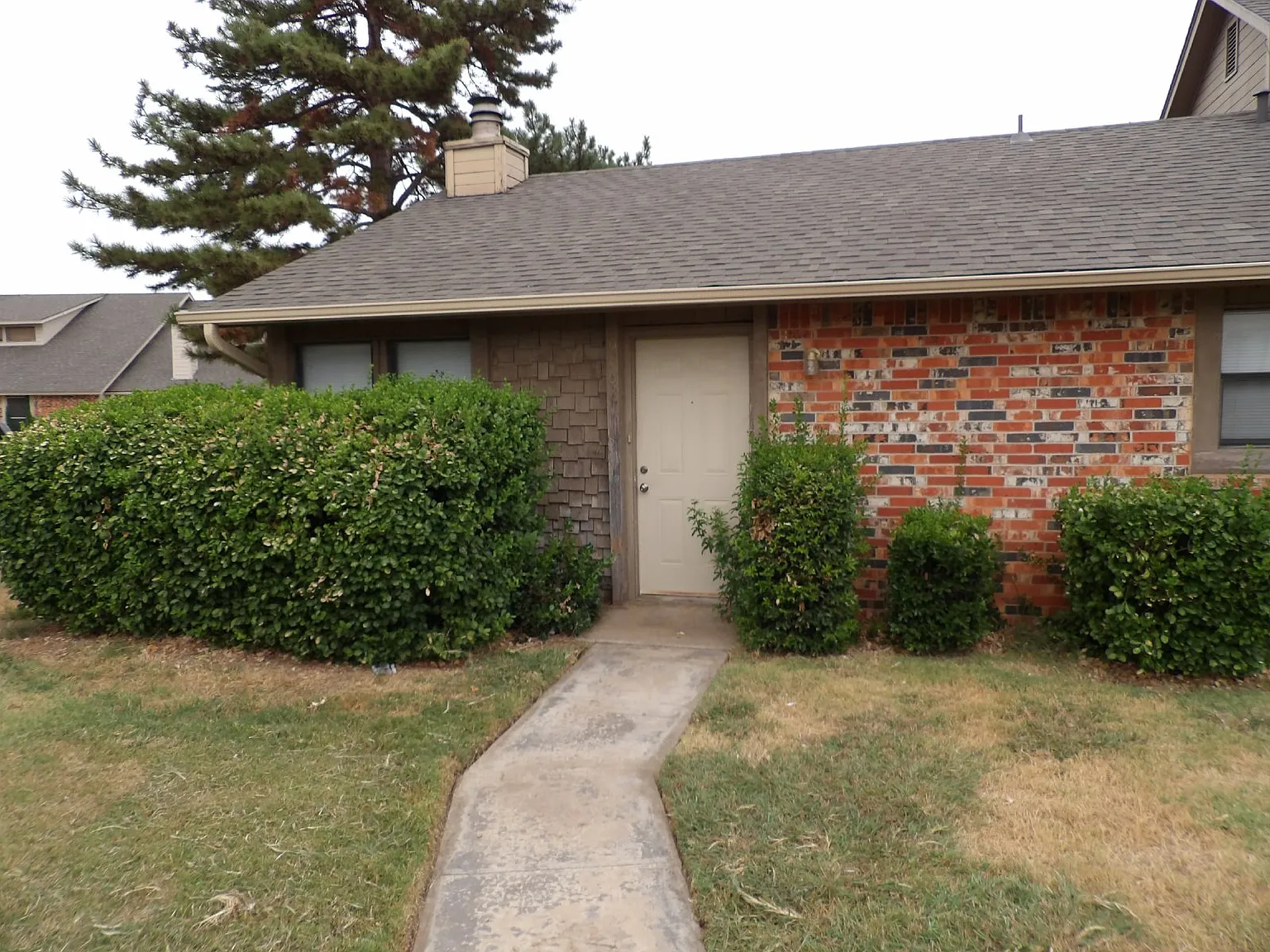2 bed, 912 sqft, $795 — Photo 1