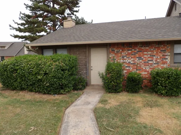 6806 NW Willow Springs Dr, Lawton, OK 73505