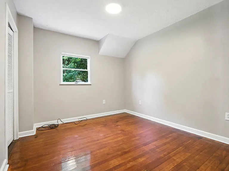 1721 Boundary St — Photo 17