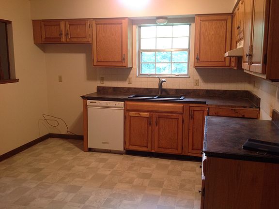 3rd image of 2248 Blackoak Ave