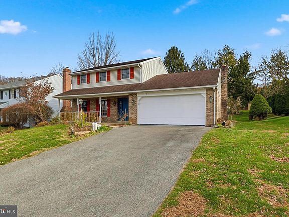 2nd image of 647 Candlewyck Rd