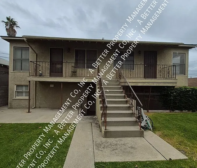 4547 E 14th St — Photo 11