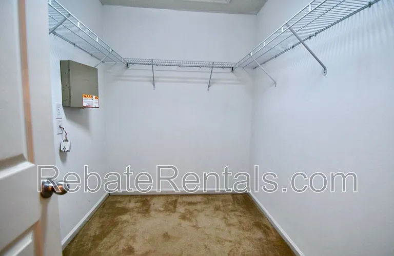2379 Sunset Bluff Dr — Photo 10