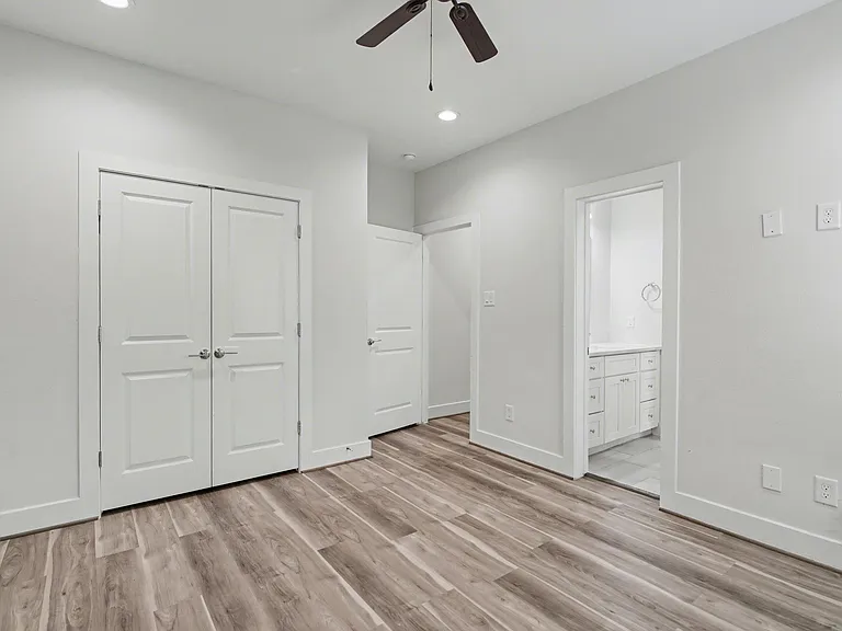 2504 W Tidwell Rd #B — Photo 3