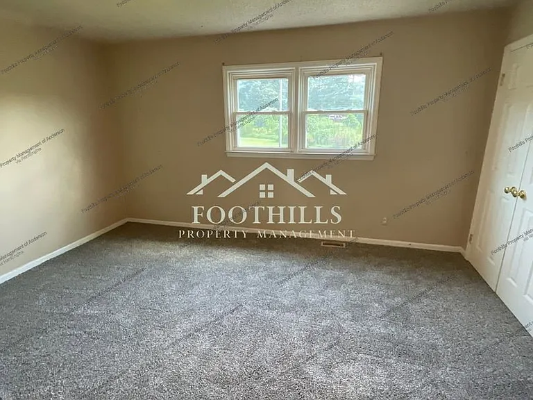 208 N Major Rd #D — Photo 5