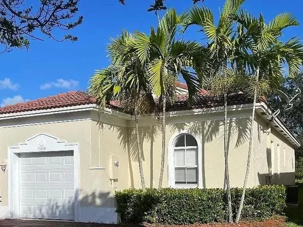 2315 NE 37th Rd, Homestead, FL 33033