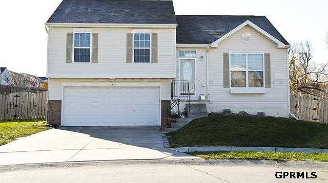 1st image of 15859 Willow Cir