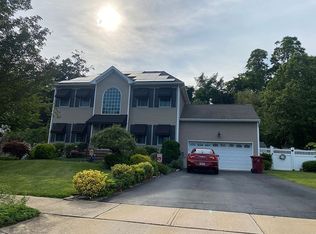 22 Ravenwood Dr, Bayville, NJ 08721