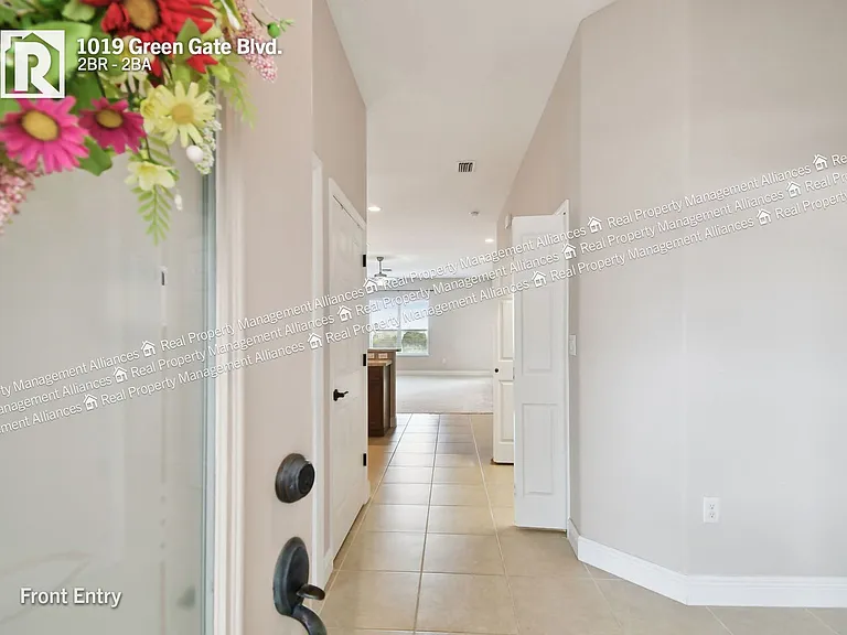 1019 Green Gate Blvd — Photo 2