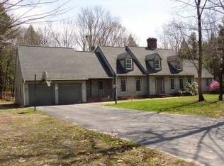 19 Fox Run Rd, Falmouth, ME 04105