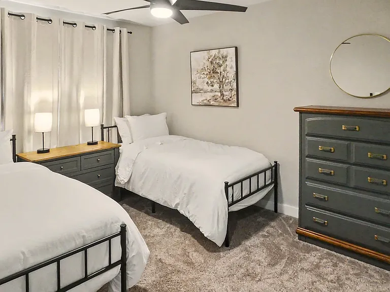 3924 W Augusta Ave — Photo 32