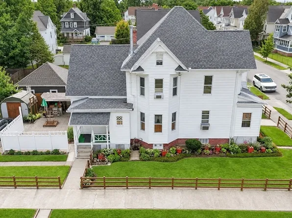 95 Grand St, Springfield, MA 01108