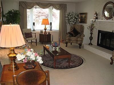 2nd image of 2108 Westlawn Dr