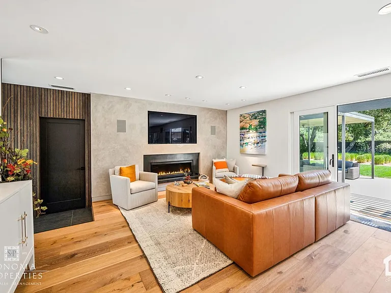 282 Richards Blvd — Photo 8