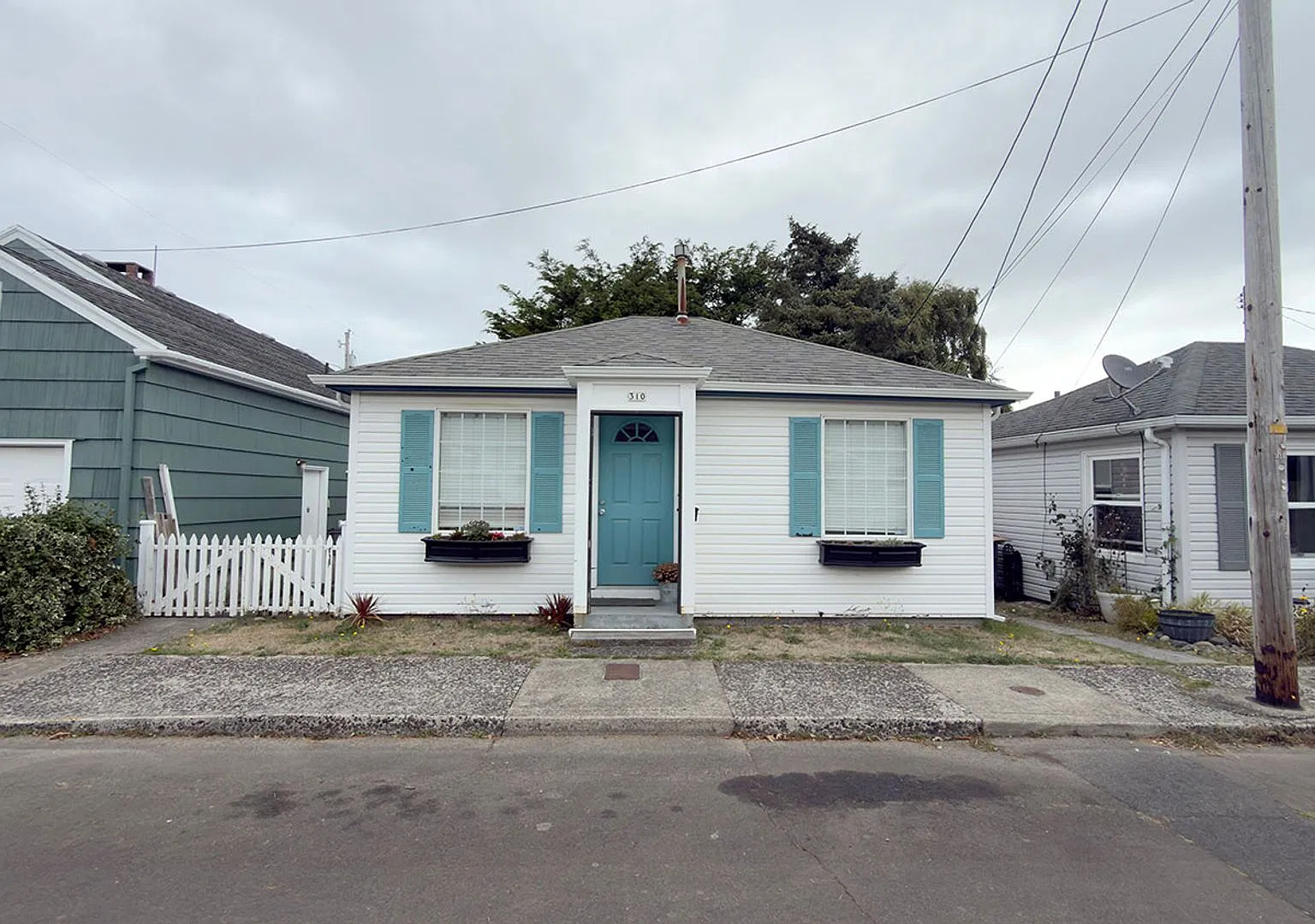 310 Ave K, Seaside, OR 97138 — Photo 1