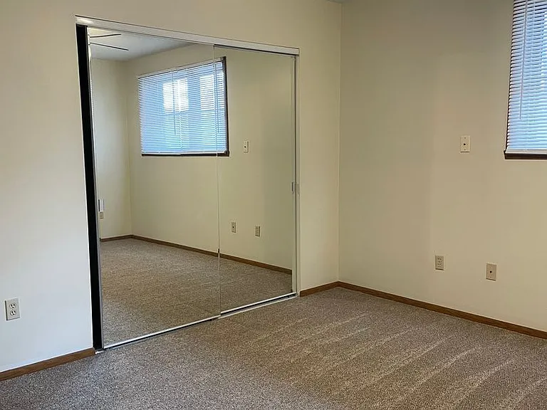 181 Maplewood Dr — Photo 10