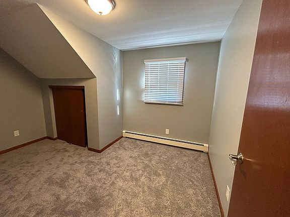 4th image of 131 Schutrum St #1