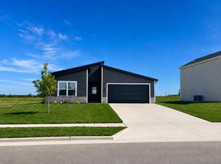 1745 N Knollwood Ave, Brookline, MO 65619
