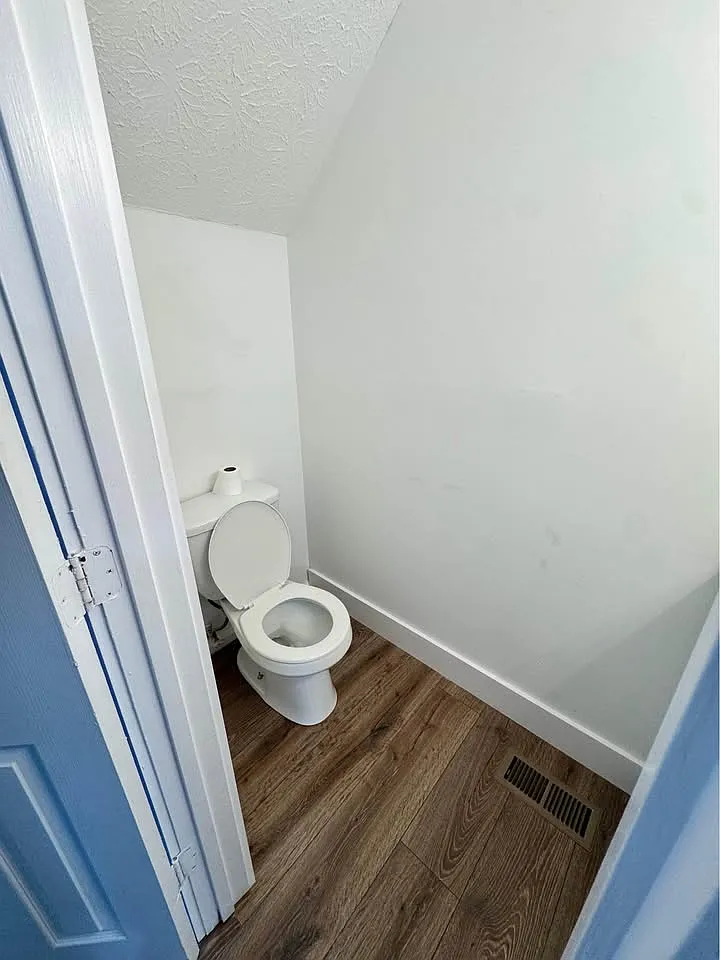 Renovated 2BR/1.5BA Duplex Steps to Downtown Acworth Pet Friendly — Photo 3