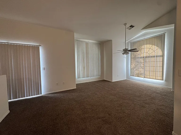 1344 Park Ln — Photo 15